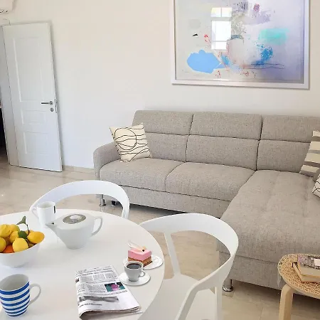 Apartman Modern For 4 Persons, Sea View, Near The