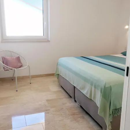 Apartman Modern For 4 Persons, Sea View, Near The *