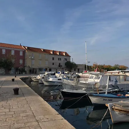 Apartman Modern For 4 Persons, Sea View, Near The *