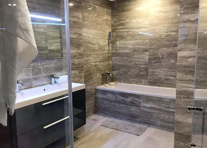 Modern For 4 Persons, Sea View, Near The San Pietro di Brazza