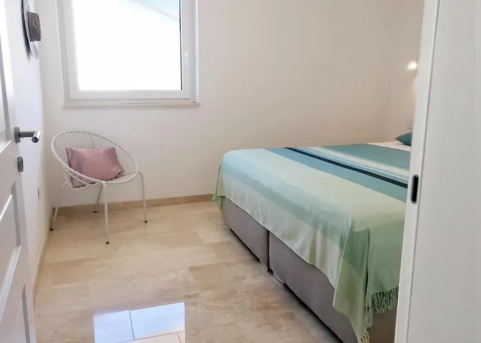 Appartamento Modern For 4 Persons, Sea View, Near The *