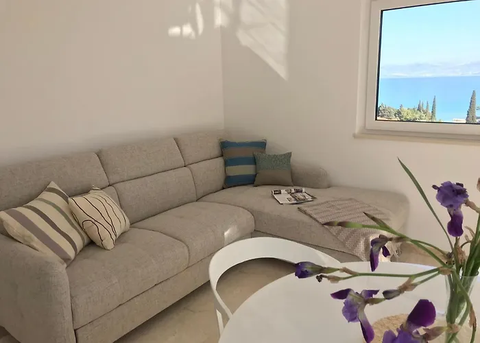 Modern For 4 Persons, Sea View, Near The Appartamento *